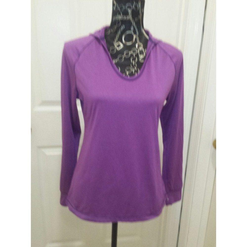 Layer 8 Performance women's active top